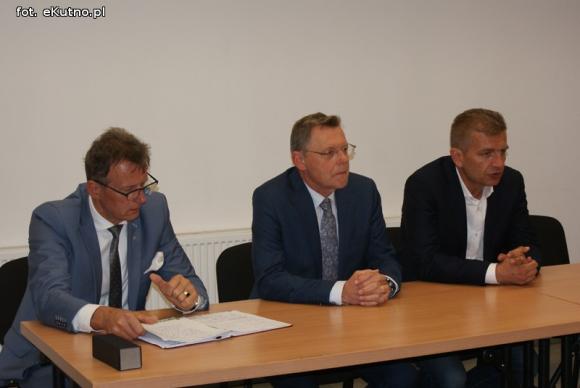 Posłowie Platformy Obywatelskiej przyjechali obudzić Kutno