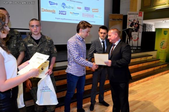 Uczennice z Kasprowicza wygrały konkurs o patronie I LO. Polecą szybowcem!