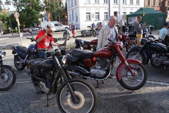 Bibeloty, pamiątki historyczne i rękodzieło. Zapraszamy do Płocka