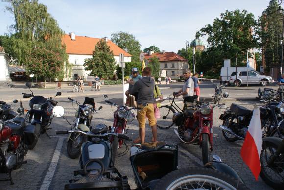 Bibeloty, pamiątki historyczne i rękodzieło. Zapraszamy do Płocka