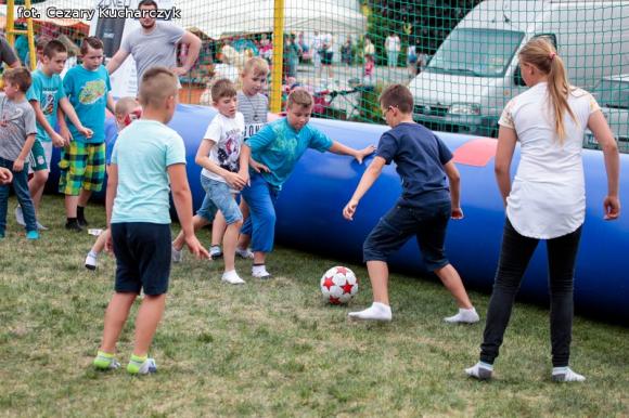 Taniec i zabawa na Dniu Dziecka w Kutnie