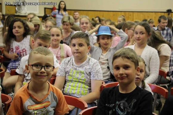 Wyjątkowy spektakl pt. Królewna Śnieżka na Dzień Dziecka w Krośniewicach