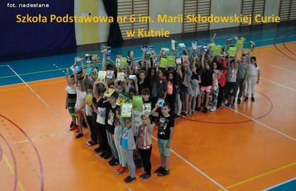 Nowy rekord w masowym czytaniu w jednym momencie, czyli o książkach, które zbliżyły uczniów