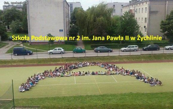Nowy rekord w masowym czytaniu w jednym momencie, czyli o książkach, które zbliżyły uczniów