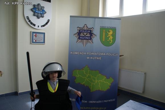 Przedszkolaki z Niezapominajki u policjantów