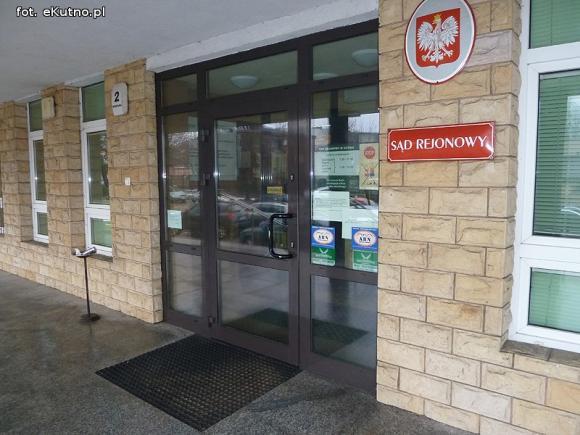 Piramida aptekarska. Lekarz z kutnowskiego szpitala na ławie oskarżonych