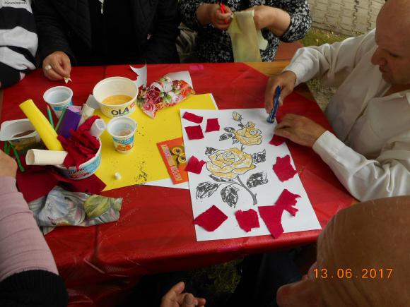 Pora na Seniora II. Stowarzyszenie Pomocy Laris zorganizowało warsztaty plastyczne