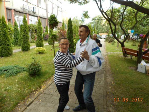 Pora na Seniora II. Stowarzyszenie Pomocy Laris zorganizowało warsztaty plastyczne