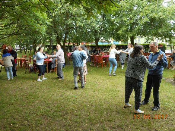 Pora na Seniora II. Stowarzyszenie Pomocy Laris zorganizowało warsztaty plastyczne