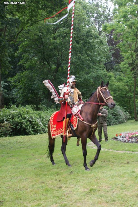 Zabawy na Zamku w Oporowie