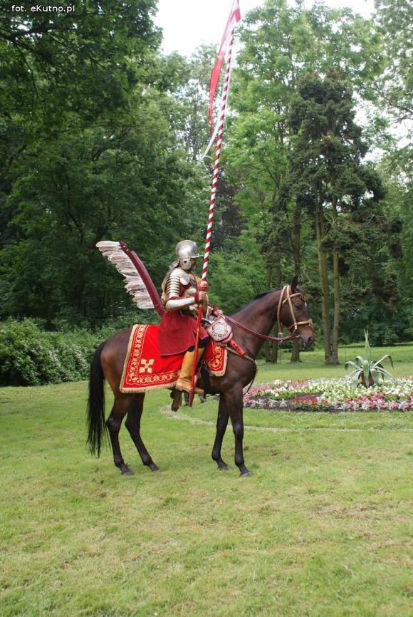 Zabawy na Zamku w Oporowie