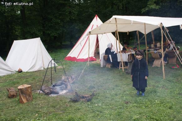 Zabawy na Zamku w Oporowie