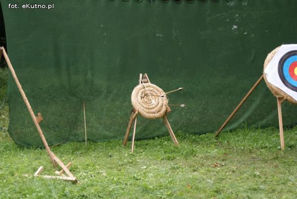 Zabawy na Zamku w Oporowie