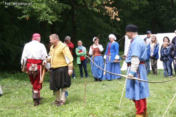 Zabawy na Zamku w Oporowie