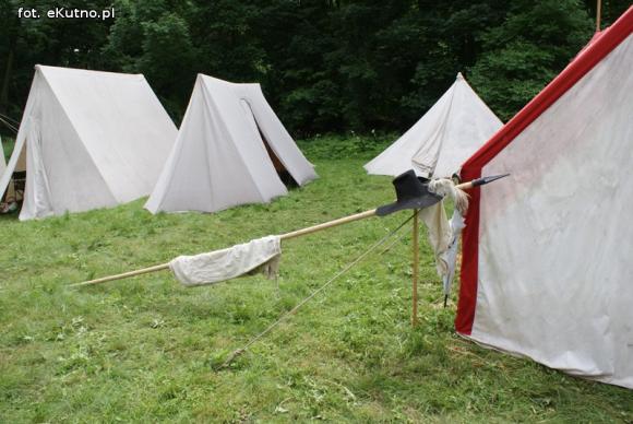 Zabawy na Zamku w Oporowie