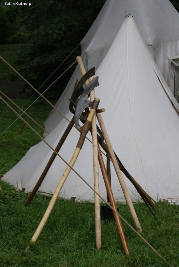 Zabawy na Zamku w Oporowie