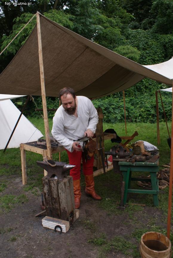 Zabawy na Zamku w Oporowie