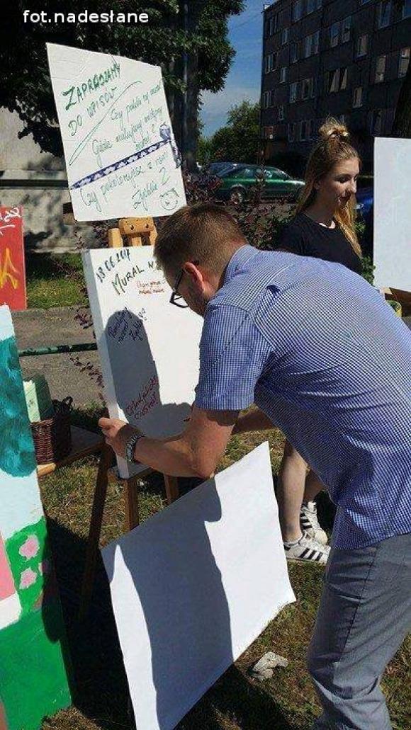 Super mural w Żychlinie. Piknik DoMOStwa