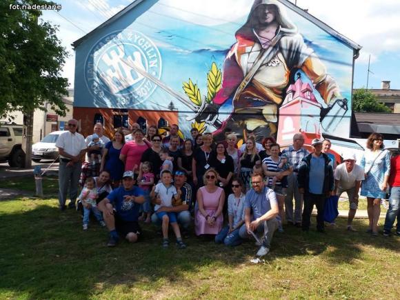 Super mural w Żychlinie. Piknik DoMOStwa