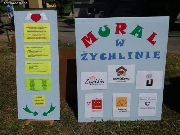 Super mural w Żychlinie. Piknik DoMOStwa