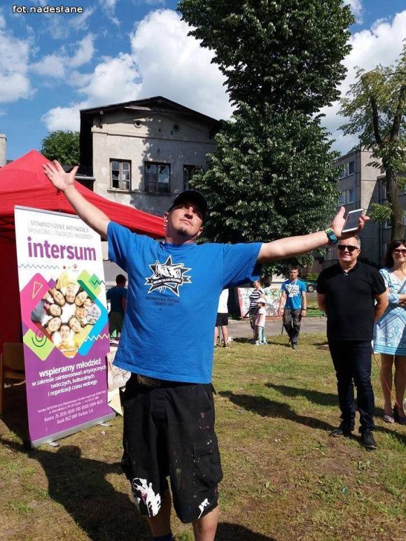 Super mural w Żychlinie. Piknik DoMOStwa