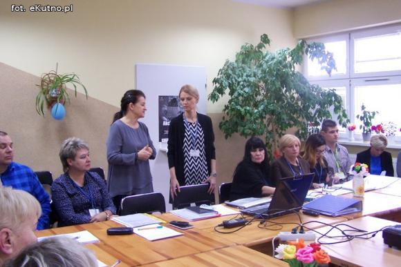 Który dyrektor placówki miejskiej najlepiej zarabia?