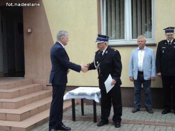 Kasa Rolniczego Ubezpieczenia Społecznego ufundowała torbę ratownictwa przedlekarskiego OSP w Komadzynie
