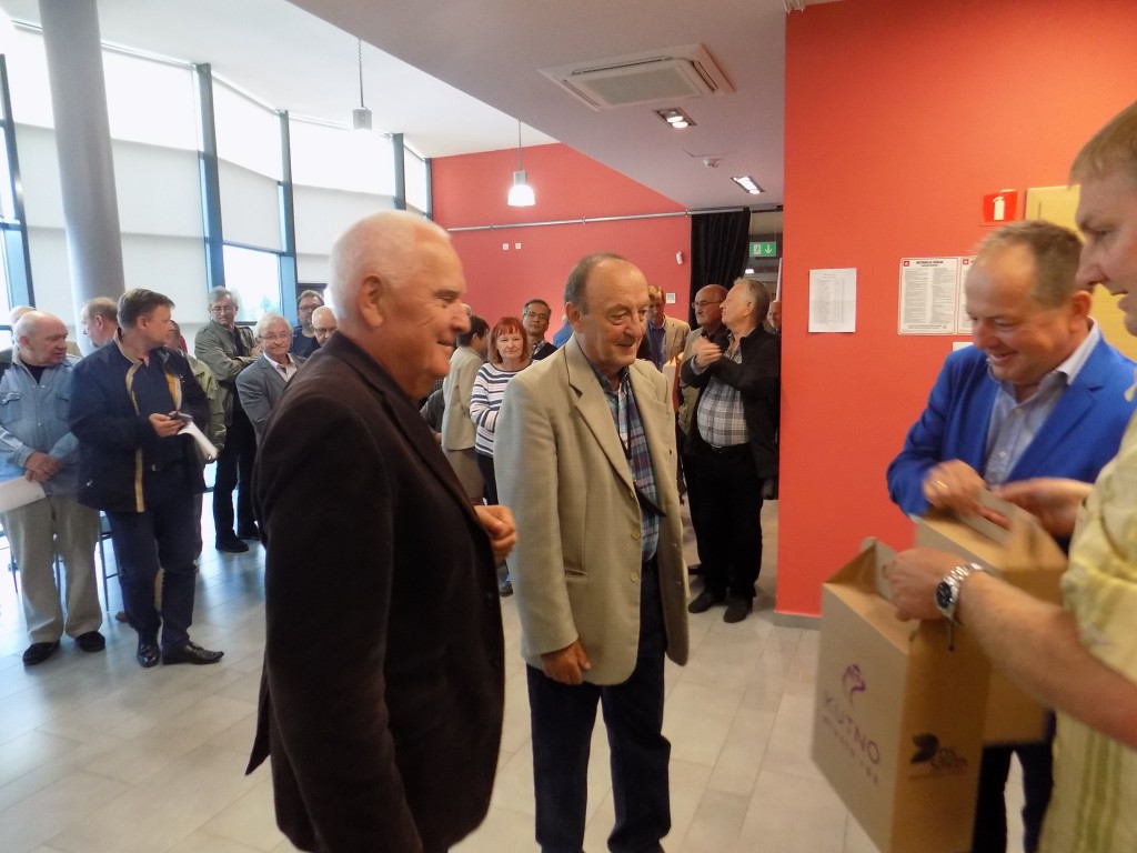 Turniej brydżowy w Mieście Róż