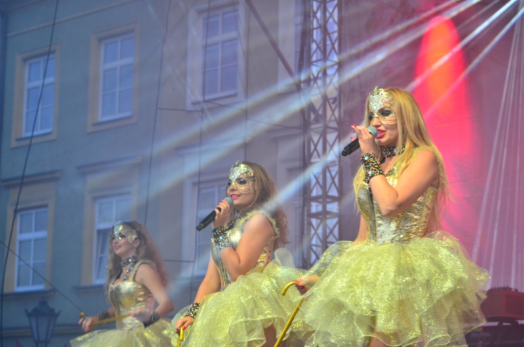 MARAQUJA MUSIC & DANCE SHOW