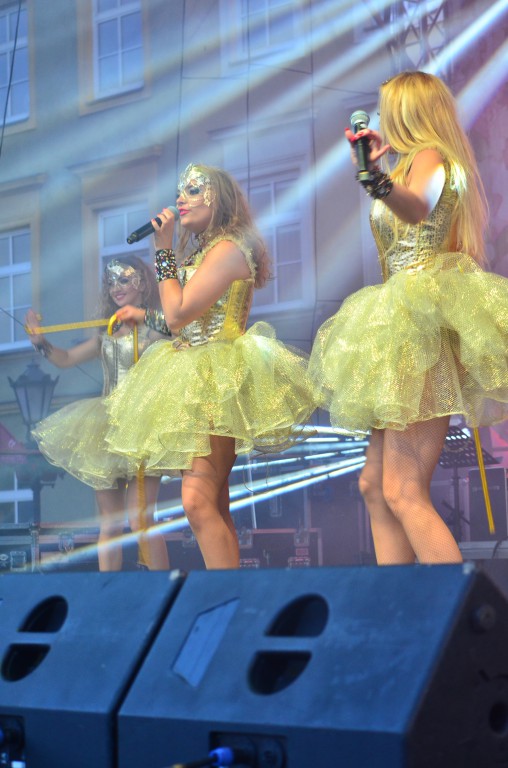 MARAQUJA MUSIC & DANCE SHOW