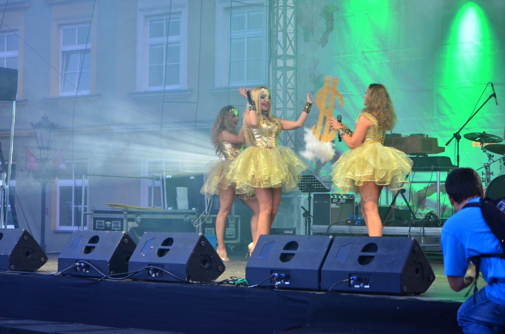 MARAQUJA MUSIC & DANCE SHOW