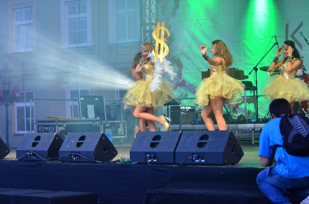 MARAQUJA MUSIC & DANCE SHOW