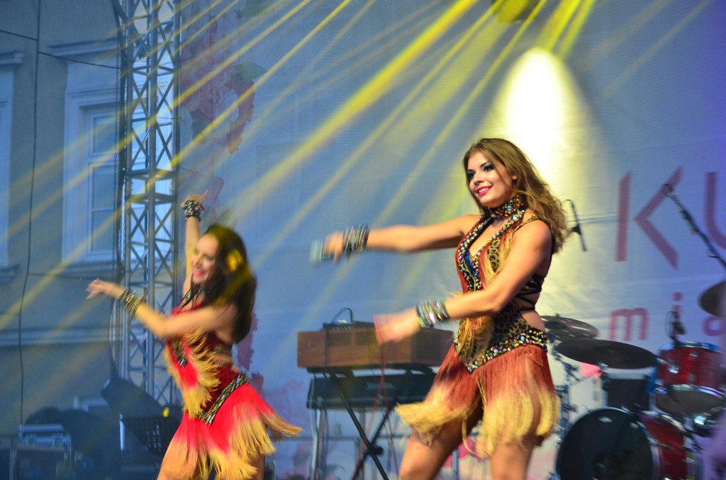 MARAQUJA MUSIC & DANCE SHOW