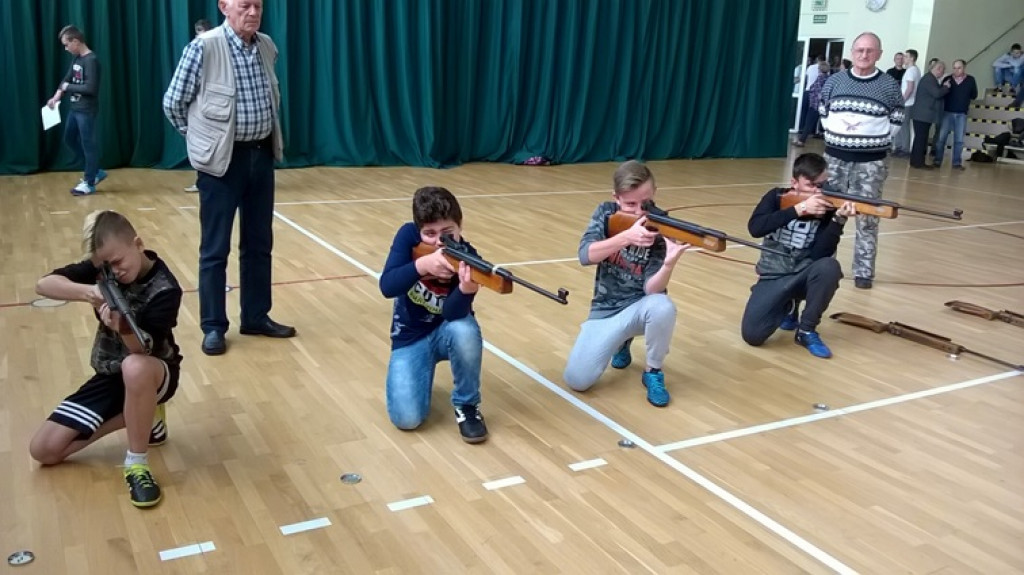  Uczniowie Czwórki strzelają najlepiej