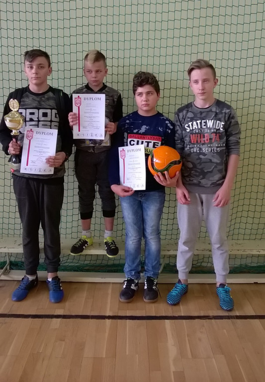  Uczniowie Czwórki strzelają najlepiej