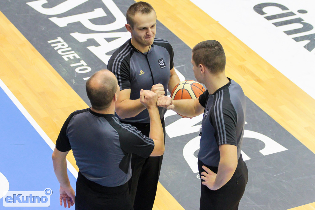 Cztery punkty przewagi gości