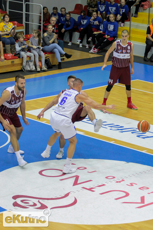 Cztery punkty przewagi gości