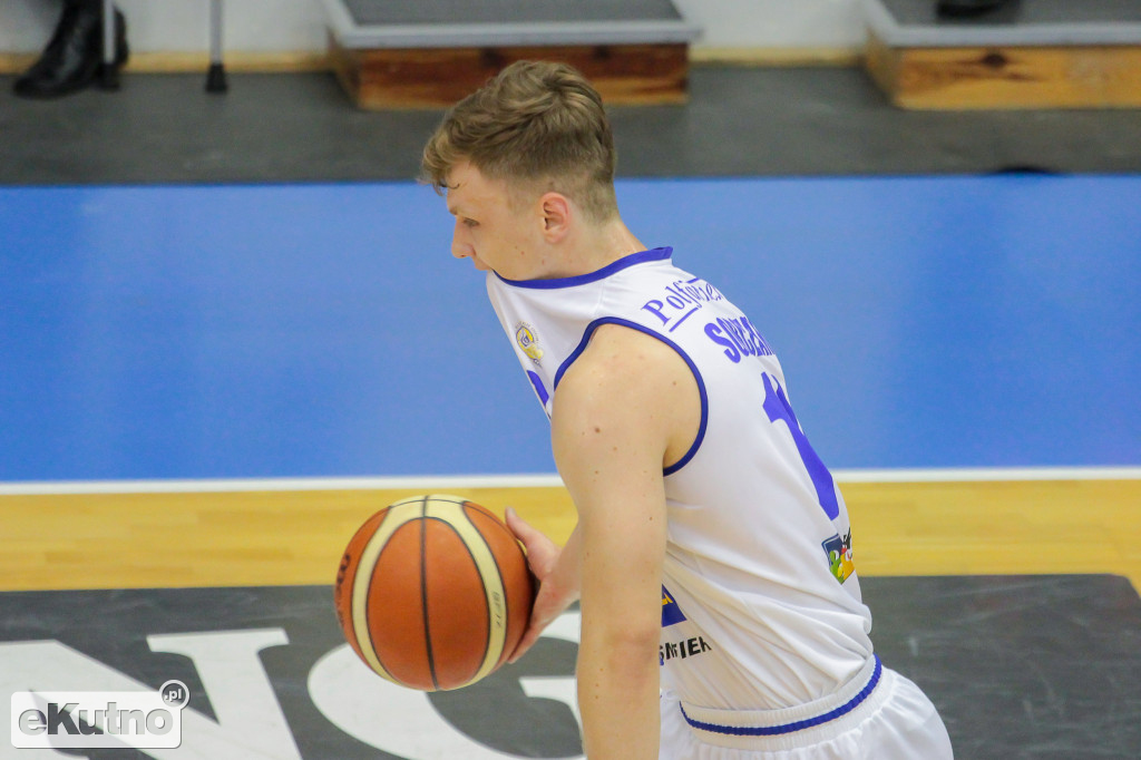 Cztery punkty przewagi gości