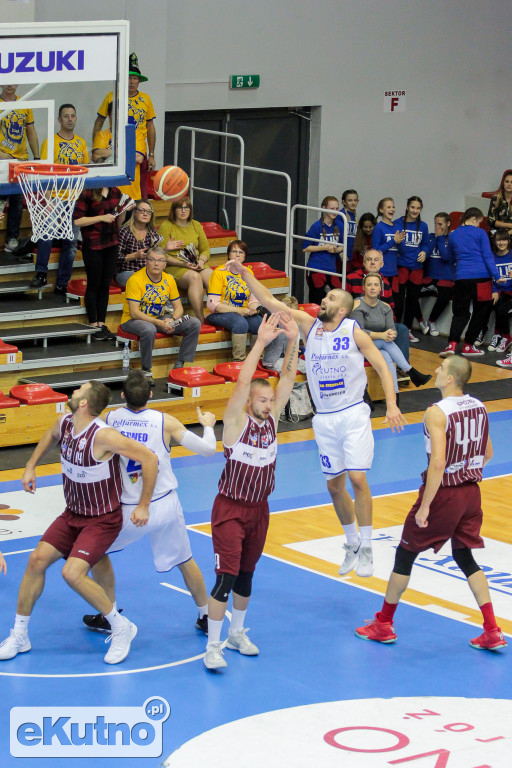 Cztery punkty przewagi gości