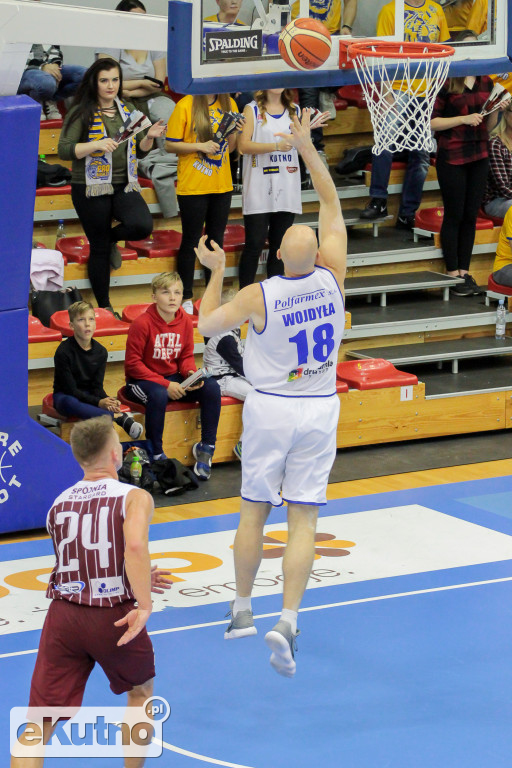 Cztery punkty przewagi gości