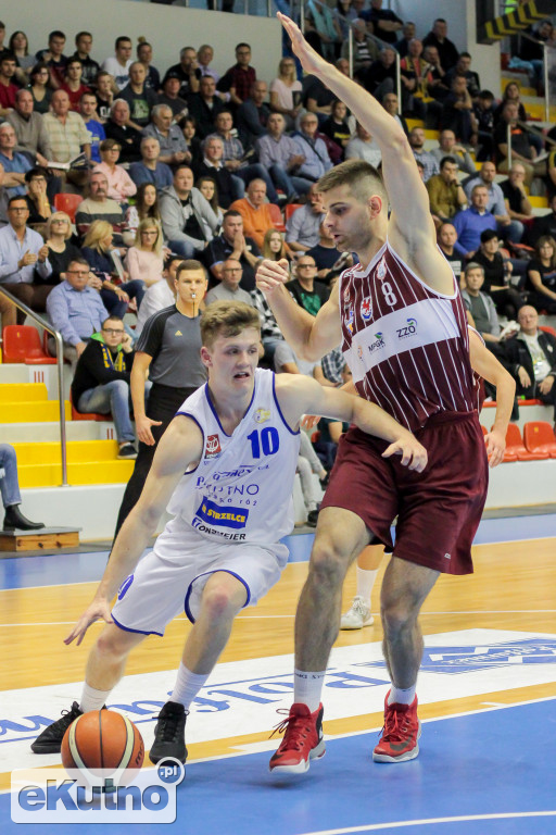 Cztery punkty przewagi gości