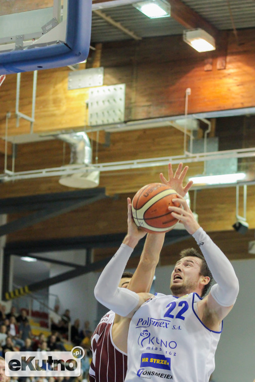 Cztery punkty przewagi gości