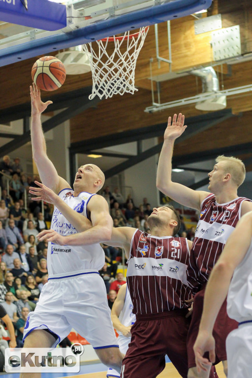 Cztery punkty przewagi gości