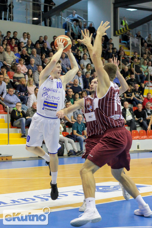 Cztery punkty przewagi gości