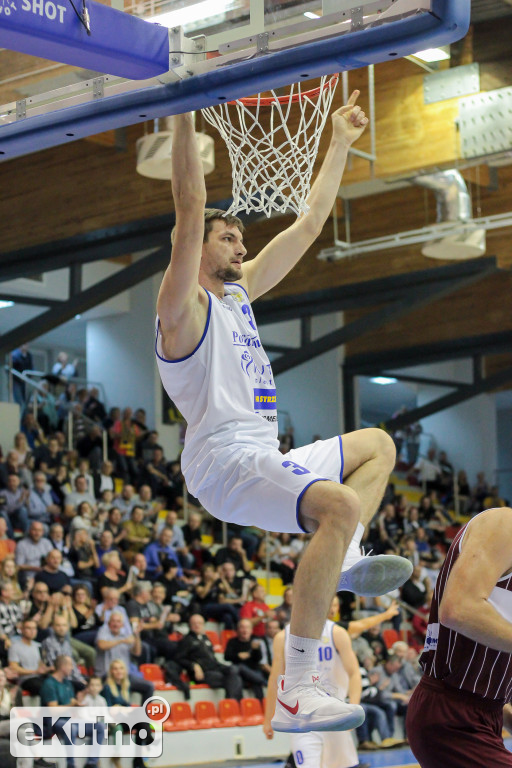 Cztery punkty przewagi gości