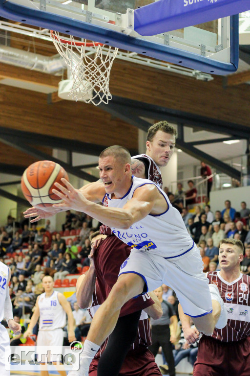 Cztery punkty przewagi gości