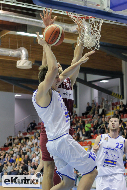 Cztery punkty przewagi gości