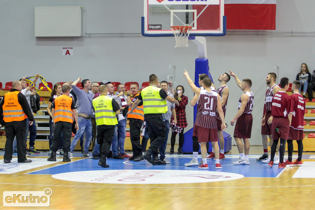 Cztery punkty przewagi gości