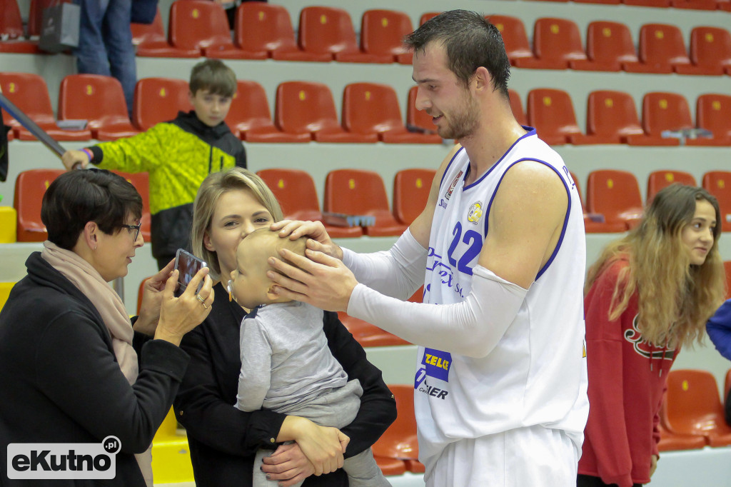 Cztery punkty przewagi gości