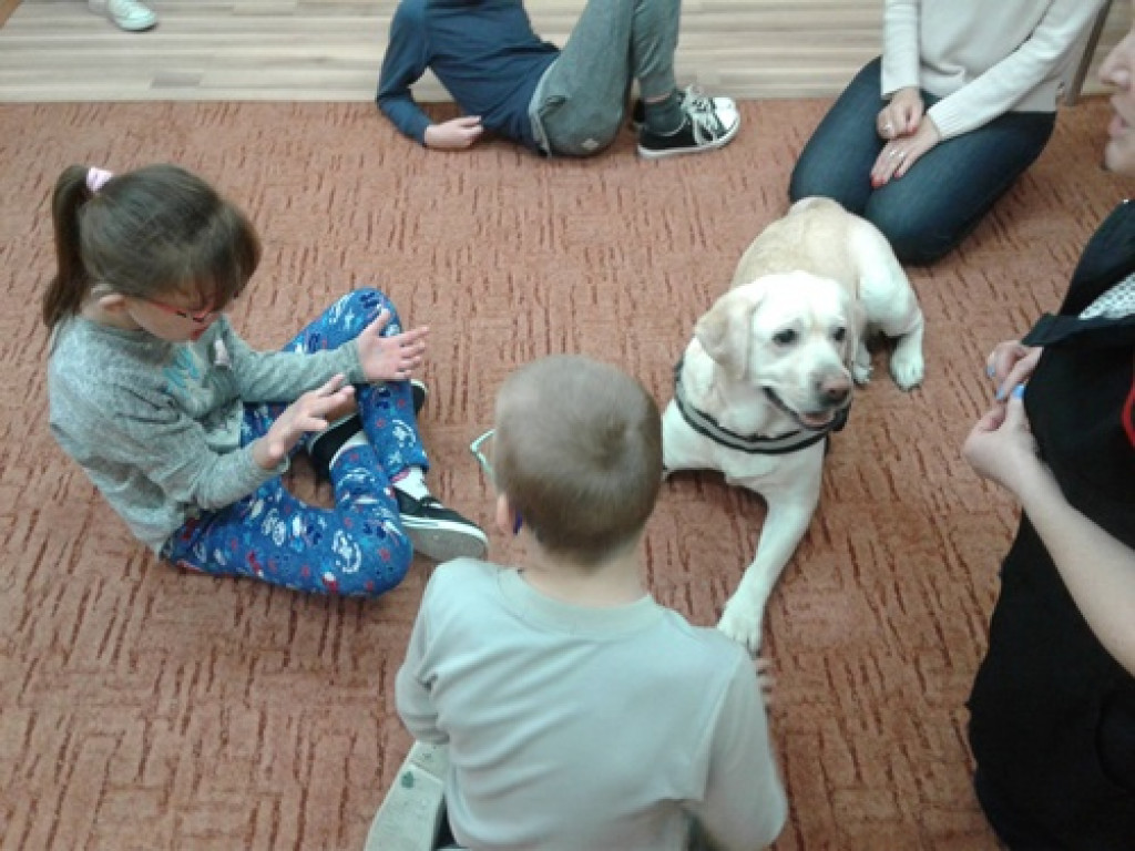 Spotkanie z Polą, psem terapeutą